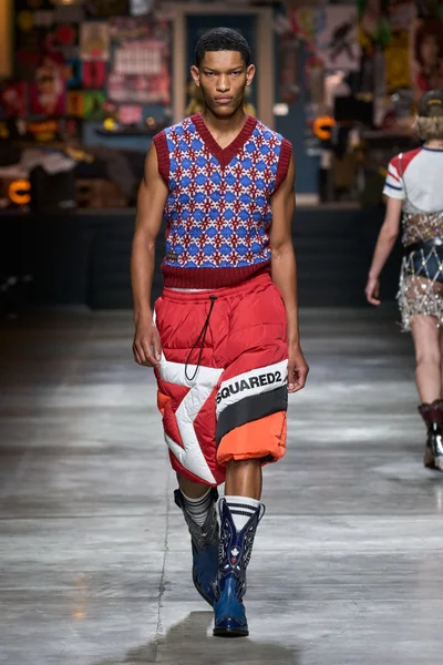 Look 30